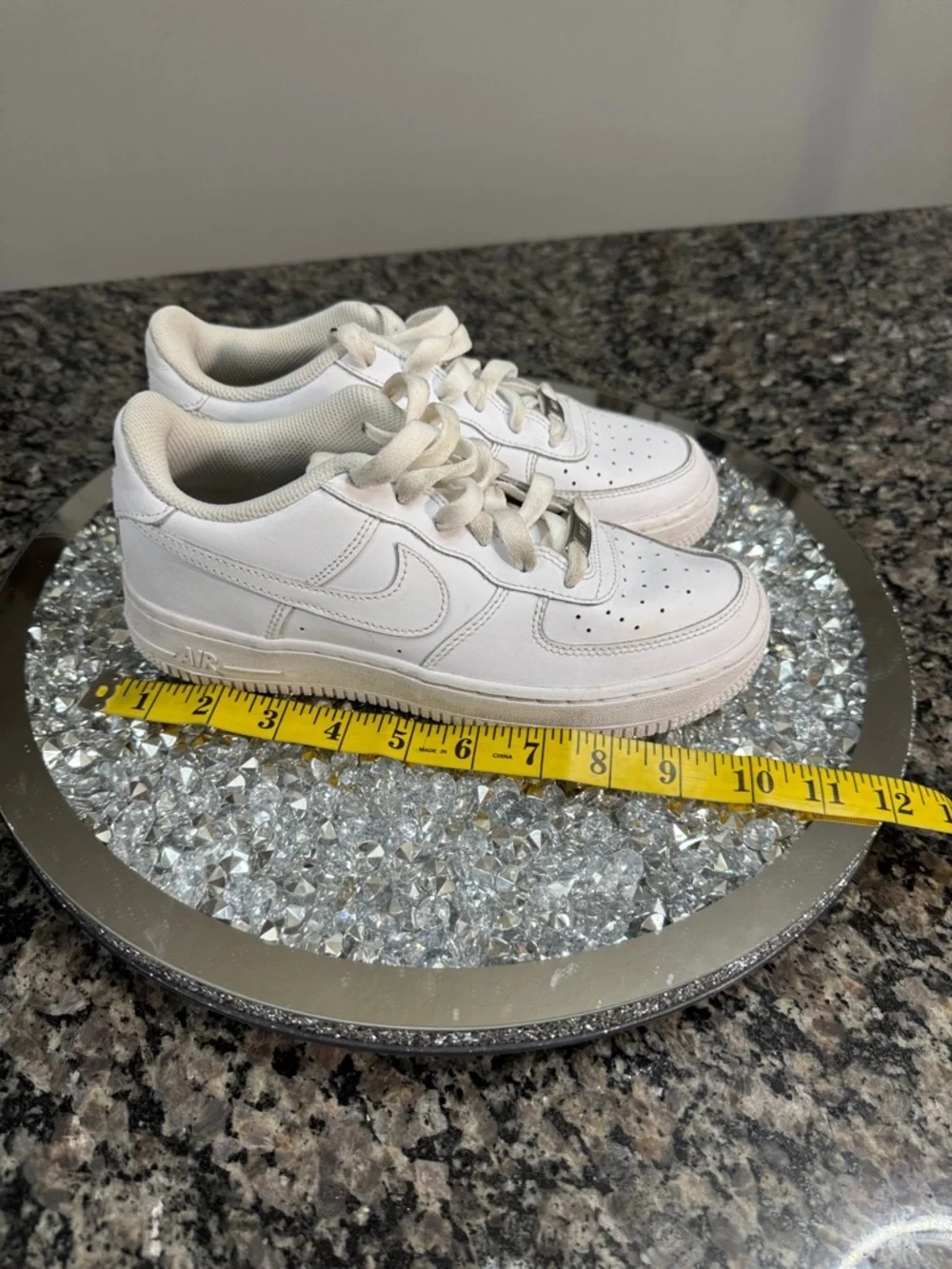 Nike Air Force 1 Big Kid Low-Top Sneakers EUC 5Y